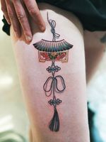 Tattoodo App Best tattoo by Sion #Sion #tattoodoapp #besttattoos #cooltattoos #tattoosformen #tattoosforwomen #bigtattoos #smalltattoos #norigae #knot #jewelry #flowers #upperleg #peony