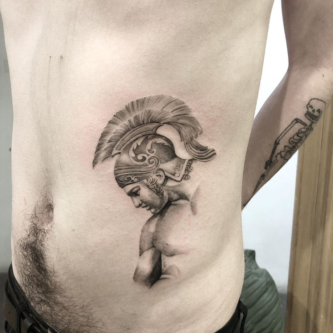 20 Attractive Stomach Tattoo Designs for Men and Women