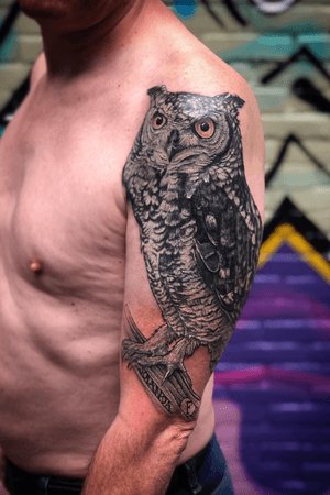 Finalized this birdie on John today. #realistictattoo #owl #owltattoo #oehoe #ibu #uil #uiltattoo #bng #bnginksociety #wallsandskin #rotterdam #rotterdamtattoo #amsterdam #amsterdamtattoo #zandvoort #lieshout #feyenoord #010 #afrikaanseoehoe #spottedeagleowl #blackandgrey #blackandgreytattoo #coverup #coveruptattoo