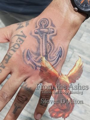 Quick little anchor....#anchortattoo #handtattoo 