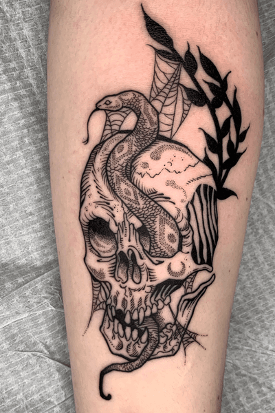 “Thus we speak in forgotten tongues.” Thanks for making the trip from Illinois, Ashlee. Always up for doing #skulls and #snakes. Made at @americancrowtattoo 💀