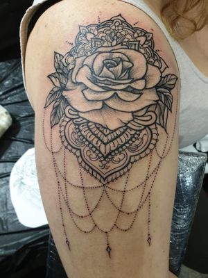 #mandalas #mandala #mandalatattoo #artculturetattoo #art #ink #inked #inkedgirls #tattooideas #tattoos #tattoo #tatuajes #tattooink