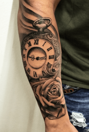 The staple clock and rose custom design 