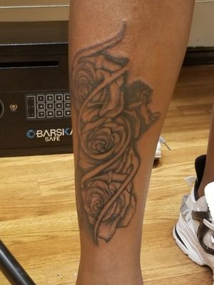 Fresh ink done by:H @hdc1tattoos_an_designs #tattoodoer #tattoolovers #tattoo #tattoosbyH #tattooartist #baltimoreartist #baltimoreink #baltimoretattooartist #inkslinger #inked #blackgirlslovetattoos @blackgirlslovetattoos #inkedgirls #hdc1tattoosandesigns #flowertattoo #flowers #angel client @bitchim_iyeonna 💪🏿💪🏿💪🏿💪🏿💪🏿💪🏿#hdc1tattooshop @goldroom410 @hdc1tattoos_an_designs #tattoocontent #music #media #content #contentcreator #inmyownlane #tryntattootheworld #getatme #blackangreytattoo