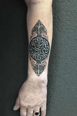 Done by Stevie Guns @swallowink @balmtattoo_benelux #tat #tatt #tattoo #tattoos #tattooart #tattooartist #blackandgrey #blackandgreytattoo #oldschool #oldschooltattoo #celtic #celtictattoo #arm #armtattoo #power #powertattoo #ink #inkee #inkedup #inklife #inklovers #art #bergenopzoom #netherlands