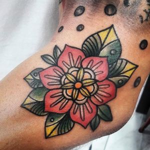 Neotraditional flower
