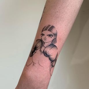 Boxer tattoo by Soto Gang #SotoGang #femaleempowerment #intersectionalfeminism #womxn #feministtattoo #badasstattoos #cooltattoos #riotgrrl #girlpower #grlpwr #illustrative #underarm #arm #boxer #boksehandsker #dame 