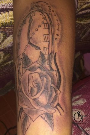 Reloj y rosa Citas a domicilio por Whatsapp 5578181340 #blackandgrey #tattooart #tattooartist 