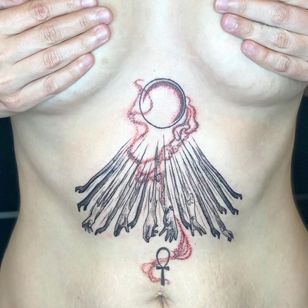 Tatuaje ilustrativo de Tina Poe #TinaPoe #MoonTattooStudio #AustinTexas #Austin #Texas #tattooartist ## ilustrativo #linework #fineline #dotwork #sketch #fire #hands #symbol # belly