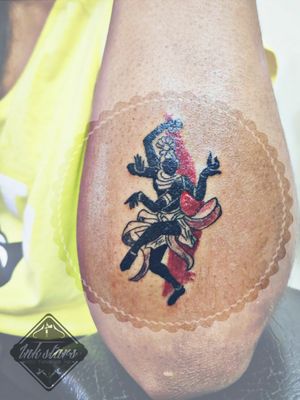 Design: NatarajSize: 5 sq inchesDuration: 1 hour#inkStars #tattoostudio #tattoolife #tattoos#tattoosleeve #tattooartist #besttattoo #besttattooartistinbd #instagood #tatted #toptags #realtattoo #tattooshop #blacktattoo #permanenttattoo #inkedlife #tattooshopdhaka #inkstarsbd #toptattoo #instatattoolovers