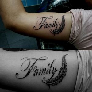#feathertattoo #tattoofamily #familytattoo #familytattoos #tattooidea #ideatattoo #mantattoo #tattooart #tattooartistmagazine #tattooartist #tatoo #tatouages #tatouage #tato #tatuaje #tatuagem #tatu 