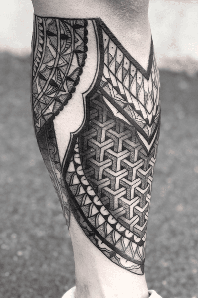 More added to this leg piece! #ornamentaltattoo #mandalatattoo #mandala #dotwork #geometric 