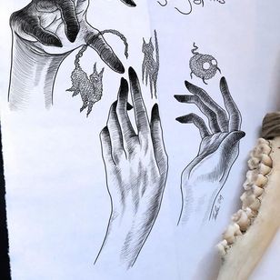 Arte ilustrativo del tatuaje de Tina Poe #TinaPoe #MoonTattooStudio #AustinTexas #Austin #Texas #tattooartist #illustrative #linework #fineline #dotwork #sketch #hands # spirits # ghosts #magic #cats