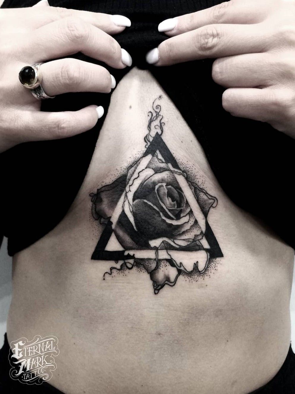 60 Penrose Triangle Tattoo Designs für Männer  Unmögliche Tribar Ideen   Mann Stil  Tattoo  Triangle tattoo design Triangle tattoo Triangle  tattoos