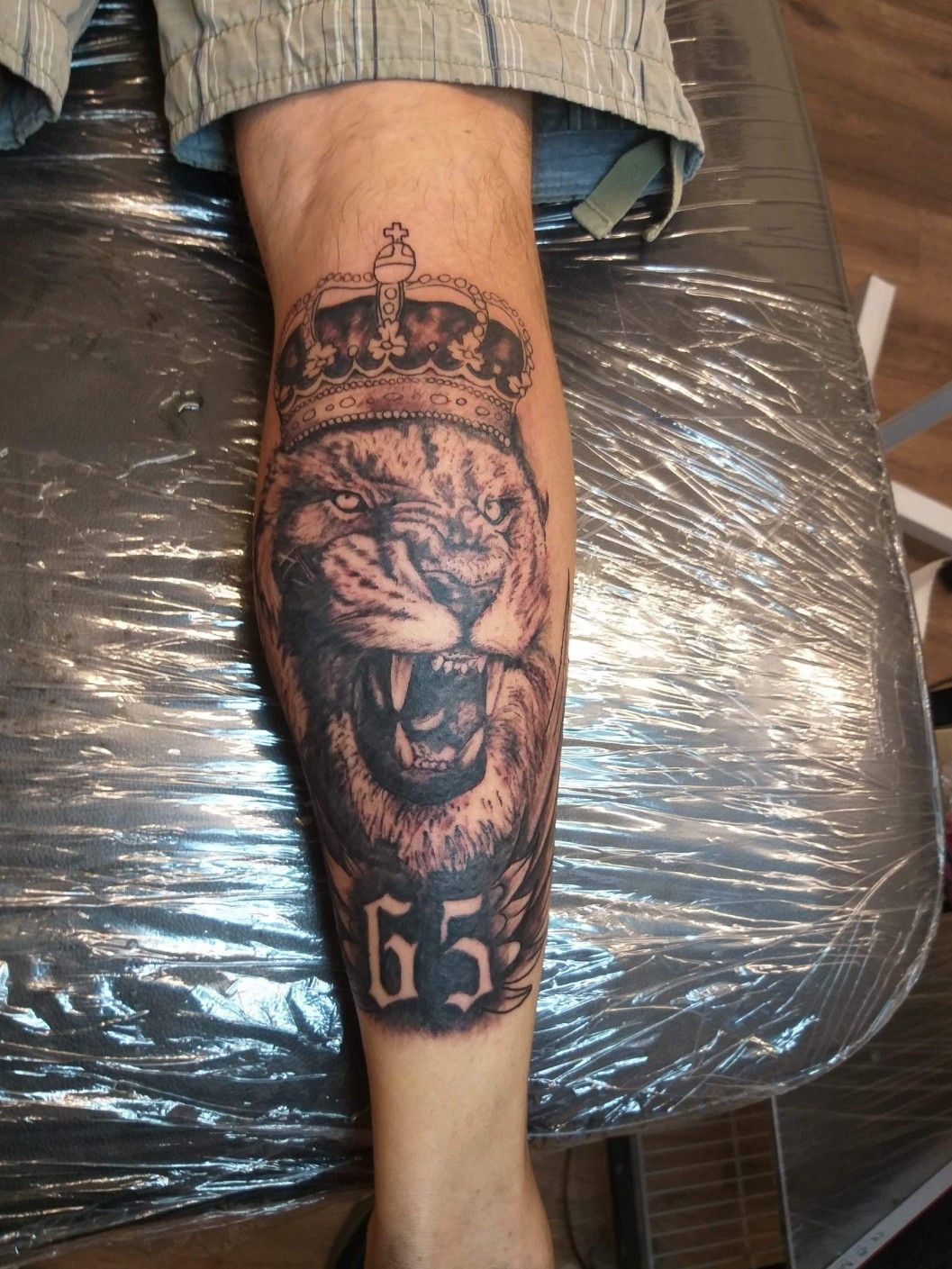 36 Nice Looking Lion Tattoos For Leg  Tattoo Designs  TattoosBagcom