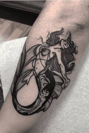 #blackwork #mermaid #tattoo #dotwork #sleevework 