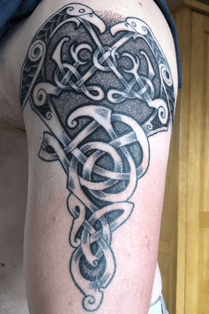 Norse mythology knot of Odins Raven’s 