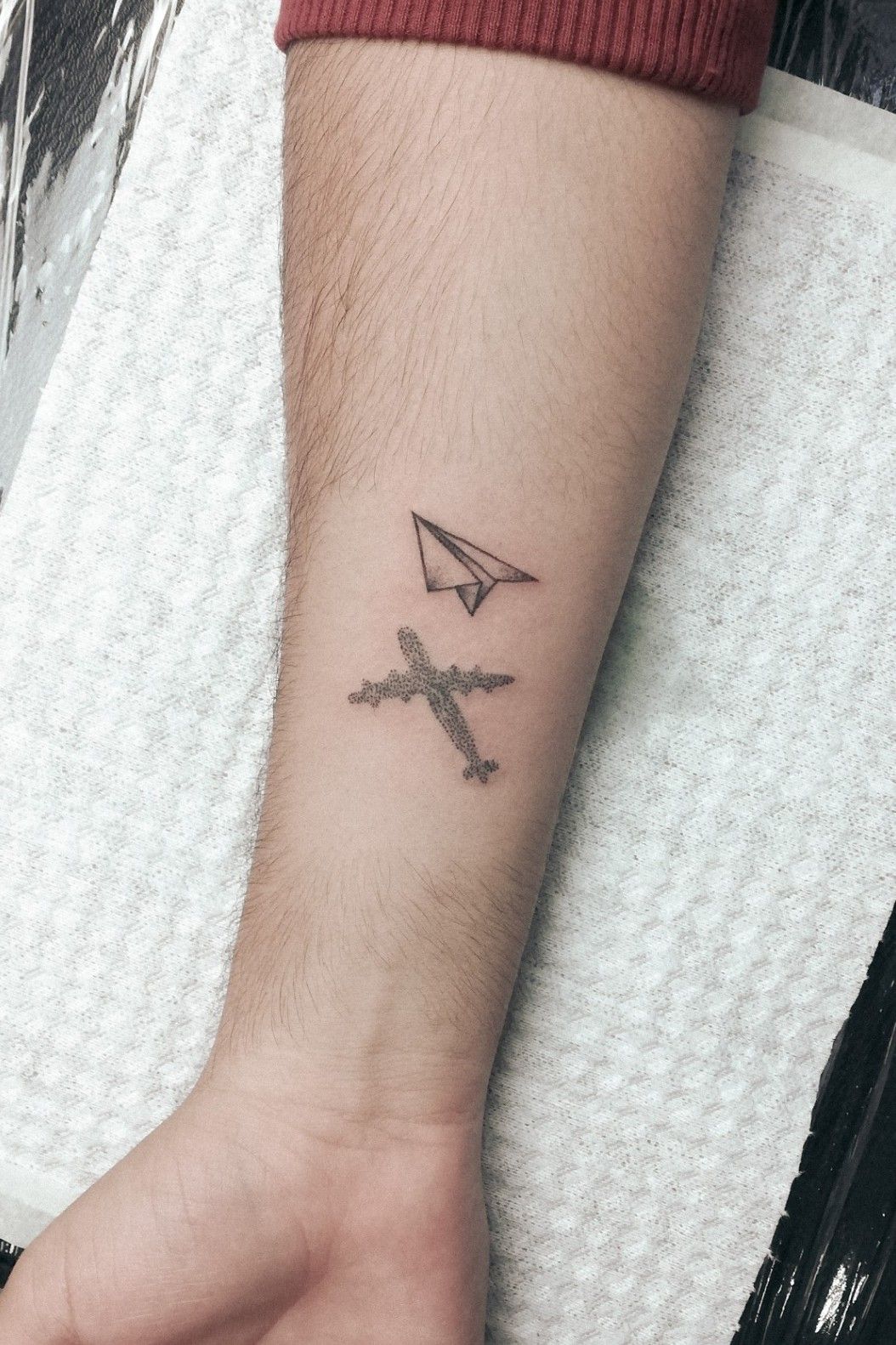 Tattoo uploaded by Alejo Flores • Un aviónsito de papel Sígueme en  Instagram como @alejouflores . . . #tattoo #tattoos #tattooed #tattoing  #tattoowork #tattooart #art #tatuaje #tatuajes #ink #inklife #minimalism  #minimalismtattoo #smalltattoo #
