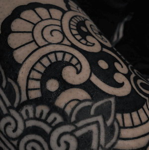 Detalle 🔎 realizado por una de nuestras tatuadoras, inspirado en la cultura y arte hindu 