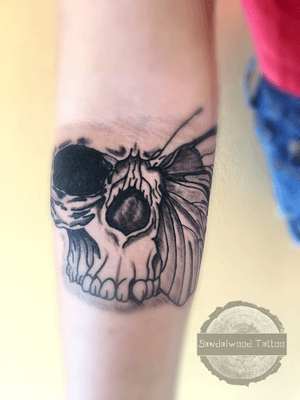 Skull&Butterfly tattoo cover-up - #coverup #tattooartist #tattoo #tatuaje #blackandgrey #blackandgreytattoo #Black #skulltattoo #skull #butterfly #grey #shades #coveruptattoo #art #arte 