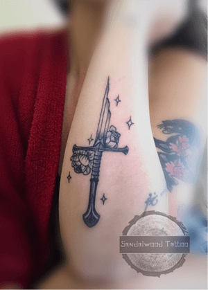 Dagger tattoo - #tattoo #tattooartist #blackandgrey #linework #Black #blackink #ink #dotwork #dotworktattoo #blackwork #geometric #worldfamousink #artist #art #arte #lineart #dagger #peony 