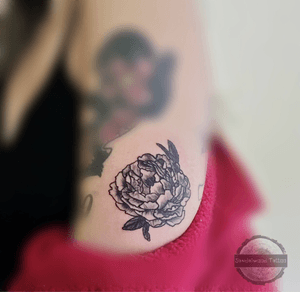 Peony dotwork tattoo - #tattoo #tattooartist #blackandgrey #linework #Black #blackink #ink #dotwork #dotworktattoo #blackwork #geometric #worldfamousink #artist #art #arte #lineart #peony 