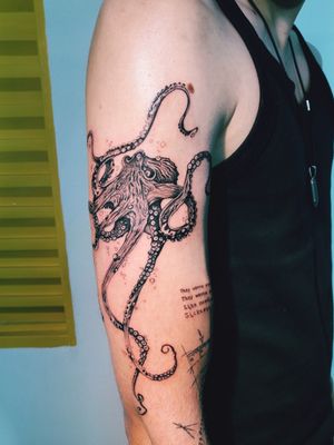 #handpoked #tattooartist #tattoopolvo #polvo #dorarocha #dorarochatattoo 