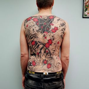 Japanese Irezumi Backpiece. Clouds, Rocks, Tiger, Finger Waves, Wind Bars, Cherry Blossom, Cover-up done at Holy Tiger Tattoo, Private Studio, Caluire et Cuire, Lyon, France.