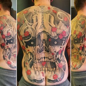 Japanese Irezumi Backpiece. Skull, Wind Bars, Cherry Blossom, done at Holy Tiger Tattoo, Private Studio, Caluire et Cuire, Lyon, France.