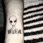 Fresh out Alien tattoo for my friend #believe #alientattoo #alien #lineworktattoo #linework #tattooart #tattooartist #sketchstyle #sketchtattoo #shadowline #armtattoo #sleevetattoo #sleeve #dark 