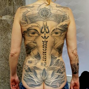 Japanese Irezumi Backpiece. Ganesh, Finger Waves, Wind Bars, done at Holy Tiger Tattoo, Private Studio, Caluire et Cuire, Lyon, France.