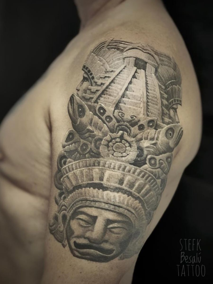 Tattoo uploaded by StefK • Kukulkan pyramid in black and grey Piràmide ...