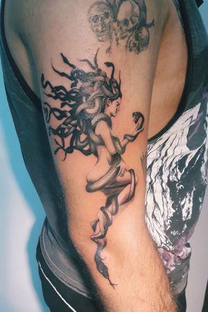 #tattooartist #tattooblackandgrey #medusatattoo #medusa #cobras #dorarocha #dorarochatattoo 