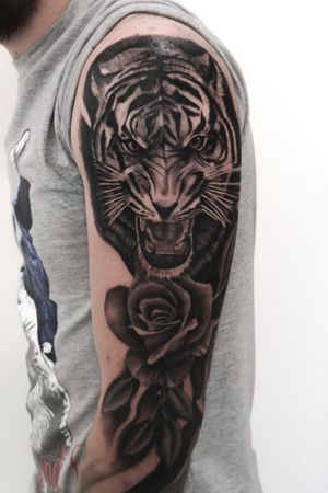#tiger #tattoo #tattooed #inked #tattoos #blackandgreytattoo #tatuaje #tatuagem #tattooart #tattooartist #tattoolover #tattoolife #tattoolifestyle #opalenica #pracownia_tattoo #tattooedman #inknation #kwadron #intenzeink #intenze #Intenzetattooink #animal #animaltattoos 