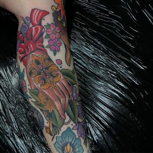 Tattoo of a hand by Jody Dawber #JodyDawber #lowerleg #calf #tattoosofhands #tattoohand #handtattoo #hands #fingers #neotraditional #keyhole #key #flower #floral #bow #ornamental #pearls