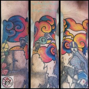 We keep going to complete this half arm with originality and different styles... ❤️ 😉💕😉❤️😉💕😉❤️😉💕 #tattoo #tatuaje #tatouage #cloudtattoo #tatuajenubes #tatouagenuages #tatuajenube #tatouagenuage #asiancloudtattoo #tatuajenubesasiaticas #tatouagenuageasiatique #cloud #nube #nuage #nubes #nuages #colortattoo #colortattoos #tatuajeacolor #tatouagecouleurs #tattoocolor ##tattooscolors #tattoodo #tattoolover #tattoolovers #ferneyvoltaire #tattooferneyvoltaire 