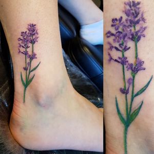 Lavender Sprig Ankle Tattoo Really enjoyed this one! #Lavender #LavenderTattoo #Flowers #Small #SmallTattoo #Girly #GirlyTattoo #Feminine #FeminineTattoo #Ankle #AnkleTattoo 