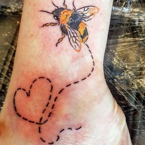 Bumblebee Tattoo#Bee #Bees #BeeTattoo #Bumblebee #BumblebeeTattoo #InsectTattoo #FootTattoo #SmallTattoo #Girly #GirlyTattoo #Feminine #FeminineTattoo 