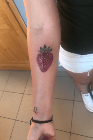 #strawberrytattoo #tattoos
