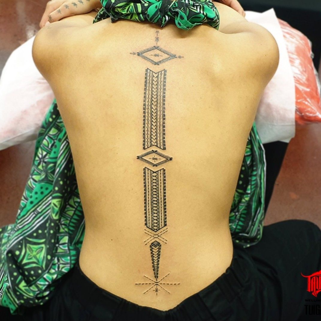 awesome spine tattoo ideas yuliialukovnikova 2s  KickAss Things