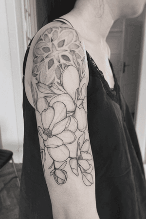 Magnolia flowers with mandala ✨ #lineworktattoo #dotworktattoo #inked #tattoo #tattoos #ink #tattooed #instagood #inkedup #inkedgirls #tattooedgirls #tattooedgirl #kiev #kievtattoo #girlstattoo #киев #тату #praguetattoo #kievtattoo #minimalism #minimalismtattoo #tinytattoo #ukraine #flowertattoo