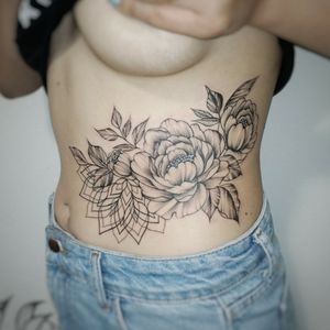 #ornamentaltattoo #peonyflower #peonytatoo #dotwork #geometrictattoo #flowertattoos #Tattoodo #tattooartist 