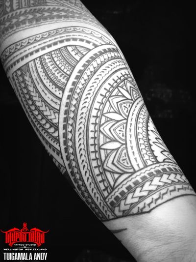 #freehand #hena #mandala style with a touch of #samoan patters