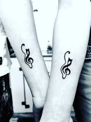 Between a mom and her son...❤️ 💕💖💞❤️💕💖💞❤️💕💖#tattoo #tatuaje #tatouage #momandsontattoo #mumandsontattoo #tatuajemadreehijo #tatouagemereetfils #momandson #mumandson #madreehijo #mereetfils #tattoodo #tattoolover #tattoolovers #ferneyvoltaire #tattooferneyvoltaire