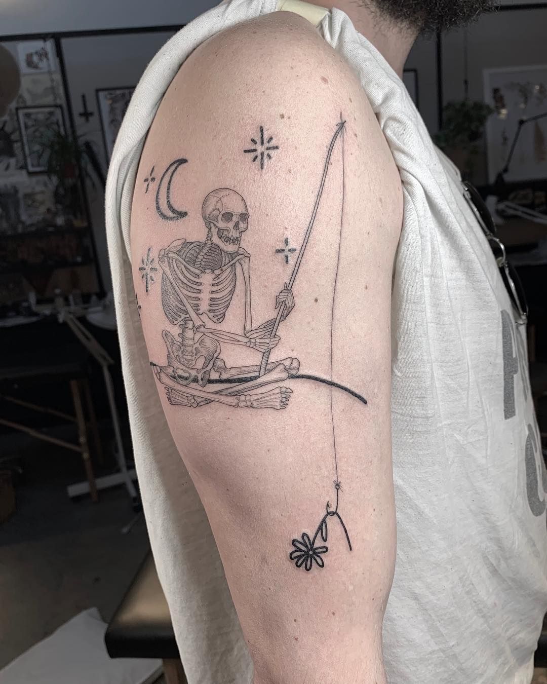 Hart  Huntington LV Twitterissä Fine line tattoos are taking over Here  is a cool one by Ryan in Hart and Huntington Tattoo Las Vegas Click the  link and see more of