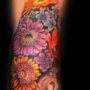 #Trachic Tattoo : Private tattoo studio in Brussels. #illustrative work #colorful tattoo #flower tattoo #fine art #best tattoo Brussels #tattoo artist #realistic