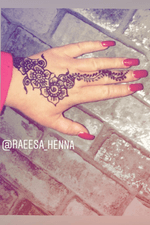Follow me on insta @raeesa_insta #black #henna #jagua #mehndi #henna