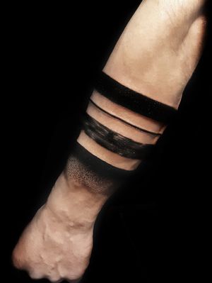 Tatuaje línea#tatuajepulsera#tatuaje#tatuajes#tatuajebarcelona#pulseratatuaje#líneatatuaje#pulsera#línea#tattooline#linetattoo#tattoobracelet#bracelettattoo#calavera17s#