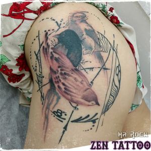 Zen Tattoo - Pássaros. Em andamento. . #tattoo #tatuagem #tatuaje #tatouaje #tatuaggio #zentattoo #mrrock #oblogdozen #taquaritinga #taquaritingasp #inklife #inklovers #instattoo #instaink #santaernestina #itapolis #guariroba #borborema #turvo #vilanegri #dobrada #jurupema #birds #birdstattoo #passaros @thamy.cicilio