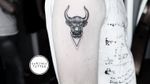 🐂 Instagram: @karincatattoo #bull #tattoo #tattoos #tattoodesign #tattooartist #tattooer #tattoostudio #tattoolove #ink #tattooed #black #bulltattoo #dövme #dövmeci #istanbul #turkey #moda 